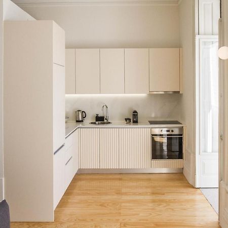 Modern Charming Loft With Balcony In Central 포르투 외부 사진