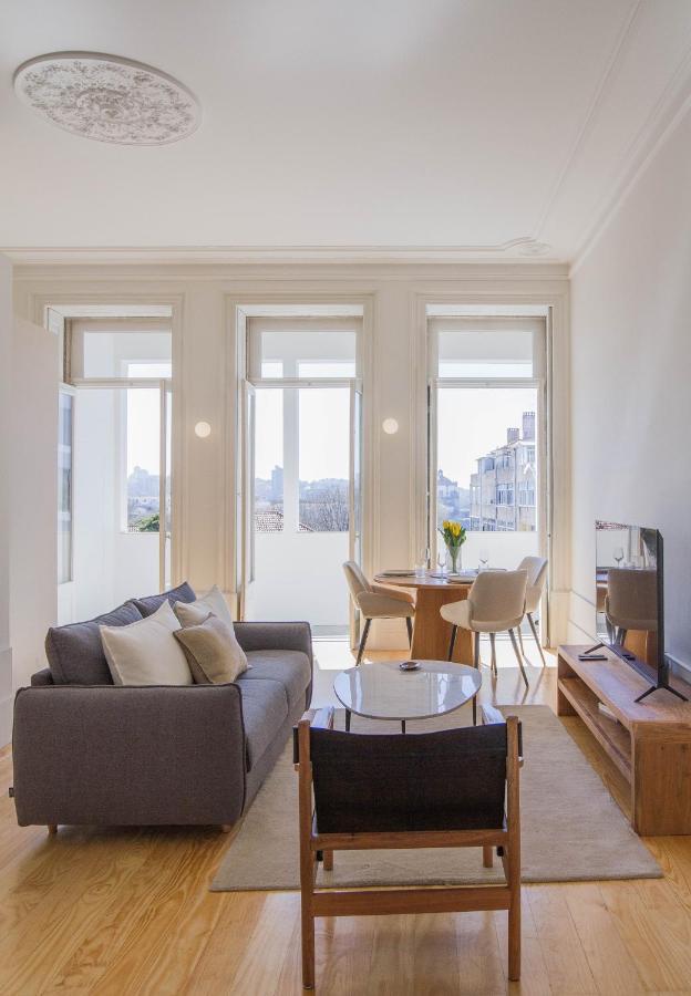 Modern Charming Loft With Balcony In Central 포르투 외부 사진
